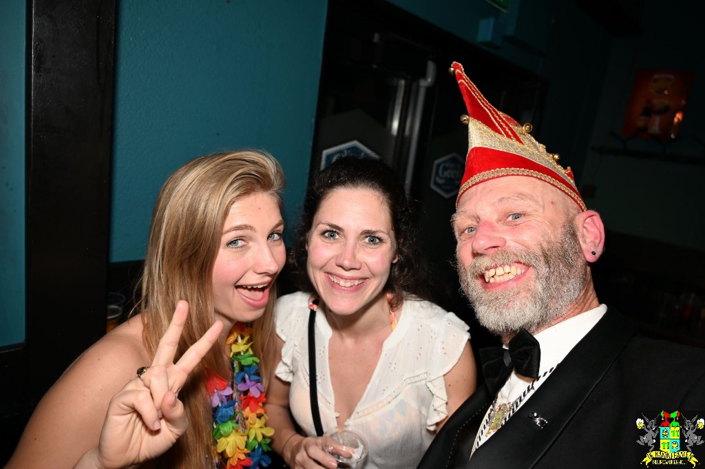 ../Images/Happy Holidays 200.jpg